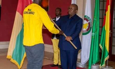 PR remeteu a bandeira nacional a Selecção nacional guineense de boxe Francês