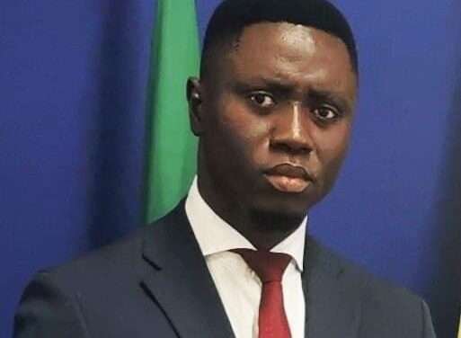 Deputado Dionísio Pereira denuncia confisco de passaportes no Aeroporto Internacional Osvaldo Vieira