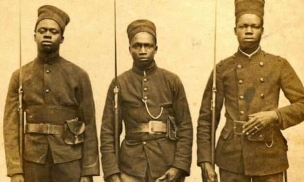 Ousmane Sonko rebate declarações de Macron sobre saída de bases francesas em África