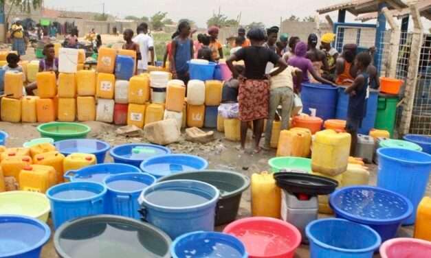 Escassez de água em Luanda duplica preços e impulsiona negócio de camiões-cisterna