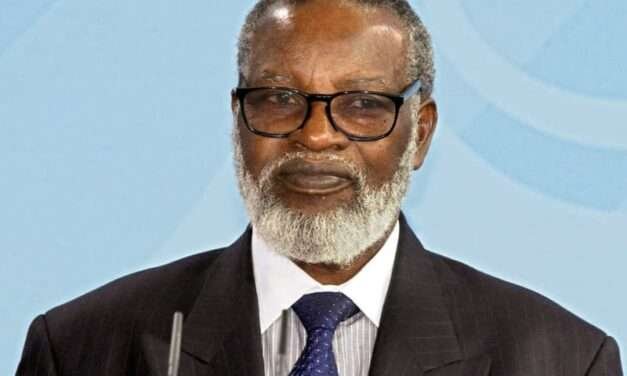 Morre Sam Nujoma, primeiro presidente e “pai fundador” da Namíbia, aos 95 anos