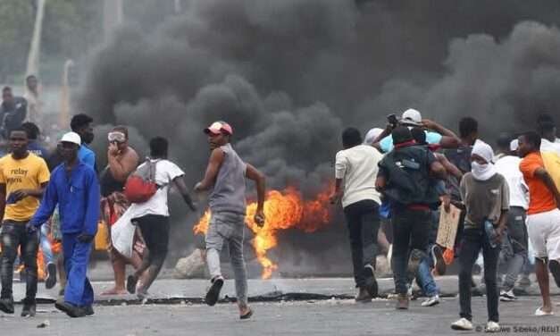 Pelo menos 19 tribunais são destruídos durante manifestações pós-eleitorais em Moçambique