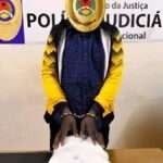 Detenção no Aeroporto Internacional Osvaldo Vieira: cidadão luso-descendente detido com quase 4 kg de cocaína.