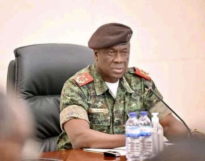 Alto Comando Militar cria Conselho Nacional de Transição e altera funcionamento do Ministério Público