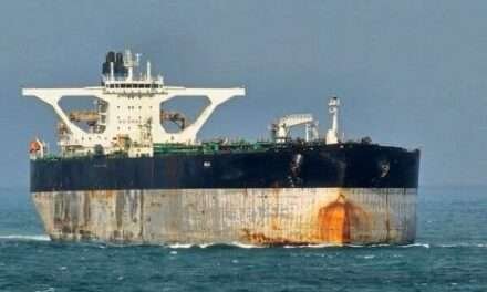 Estados Unidos apreendem petroleiro ligado à Venezuela e com bandeira russa após perseguição no Atlântico