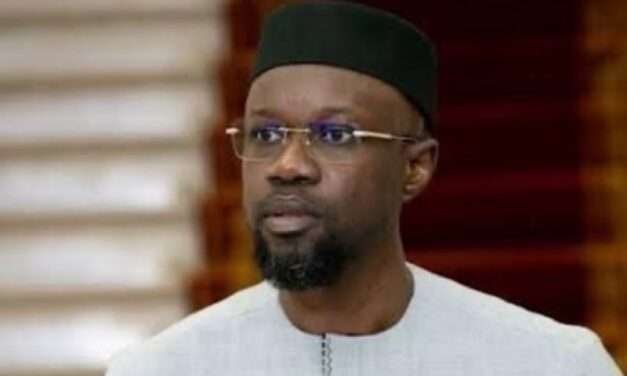 Sonko, primeiro-ministro afastado do Senegal, eleito presidente do Parlamento