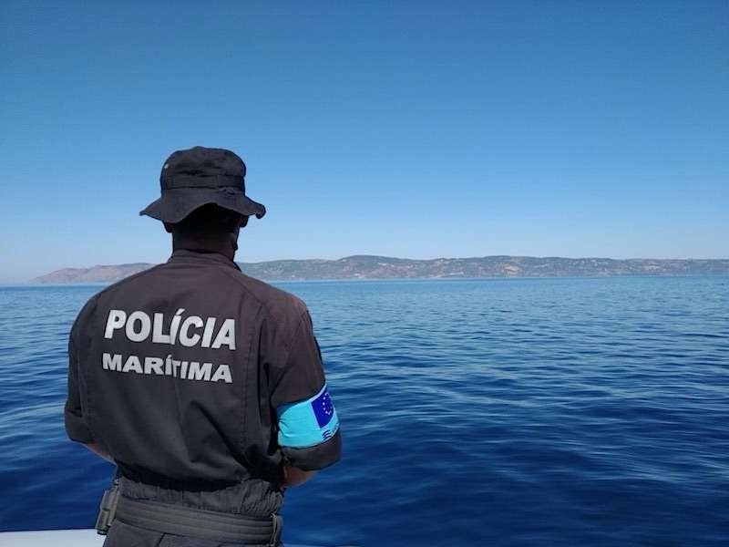 Costa da Caparica: encontrado corpo de jovem angolano desaparecido na praia do Dragão Vermelho
